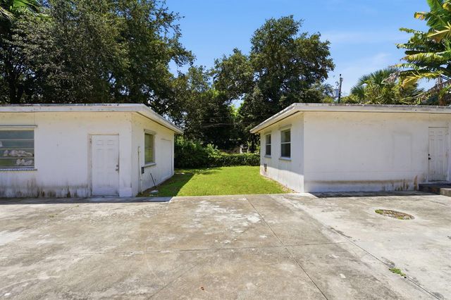 1060 NE 123rd Street, North Miami, FL 33161