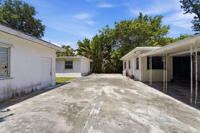 1060 NE 123rd Street, North Miami, FL 33161
