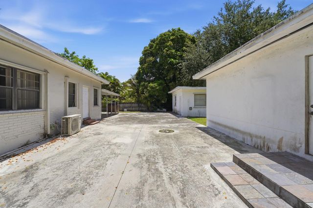 1060 NE 123rd Street, North Miami, FL 33161