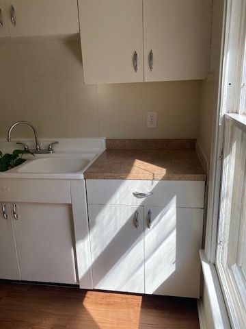 2509 Enfield RD C, Austin, TX 78703