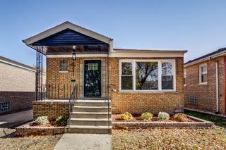 9241 S Kingston Avenue, Chicago, IL 60617