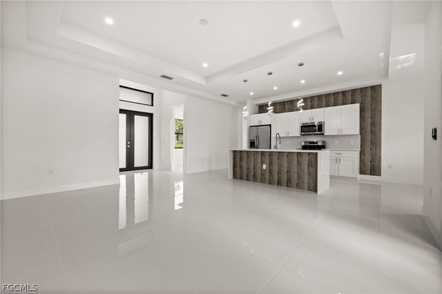 938 Bolivia DR, Lehigh Acres, FL 33974