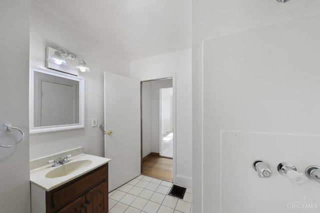 1461 Kinney Avenue, Cincinnati, OH 45231