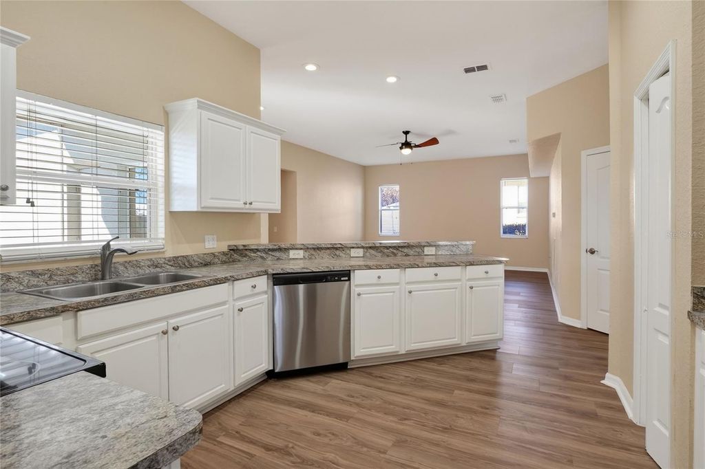 Image 14 of property listing at 2743 BERKFORD CIRCLE, Lakeland, FL 33810