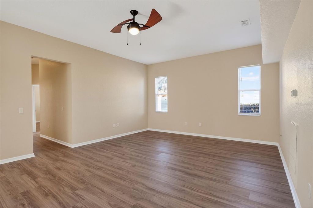 Image 17 of property listing at 2743 BERKFORD CIRCLE, Lakeland, FL 33810