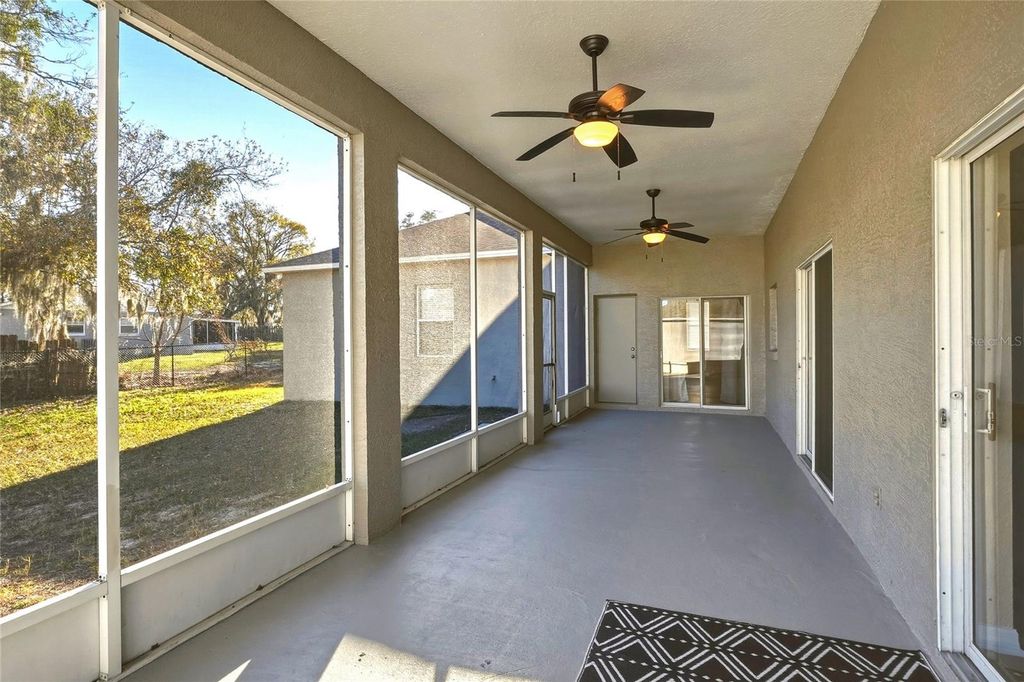 Image 37 of property listing at 2743 BERKFORD CIRCLE, Lakeland, FL 33810