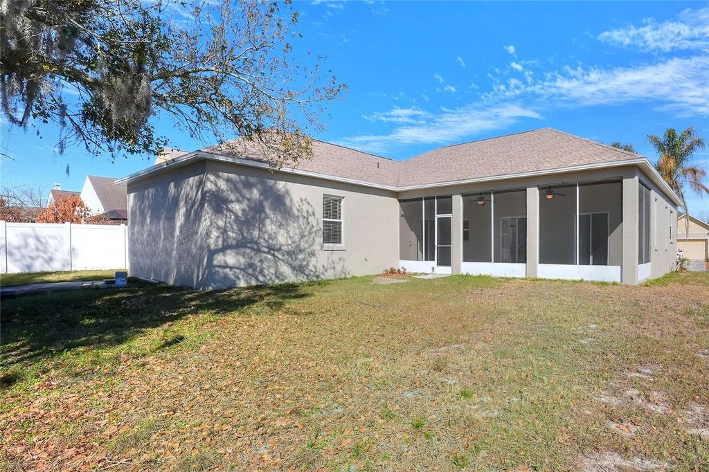 Image 41 of property listing at 2743 BERKFORD CIRCLE, Lakeland, FL 33810
