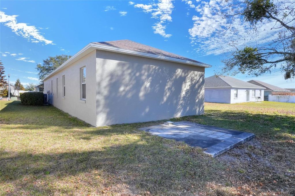 Image 43 of property listing at 2743 BERKFORD CIRCLE, Lakeland, FL 33810