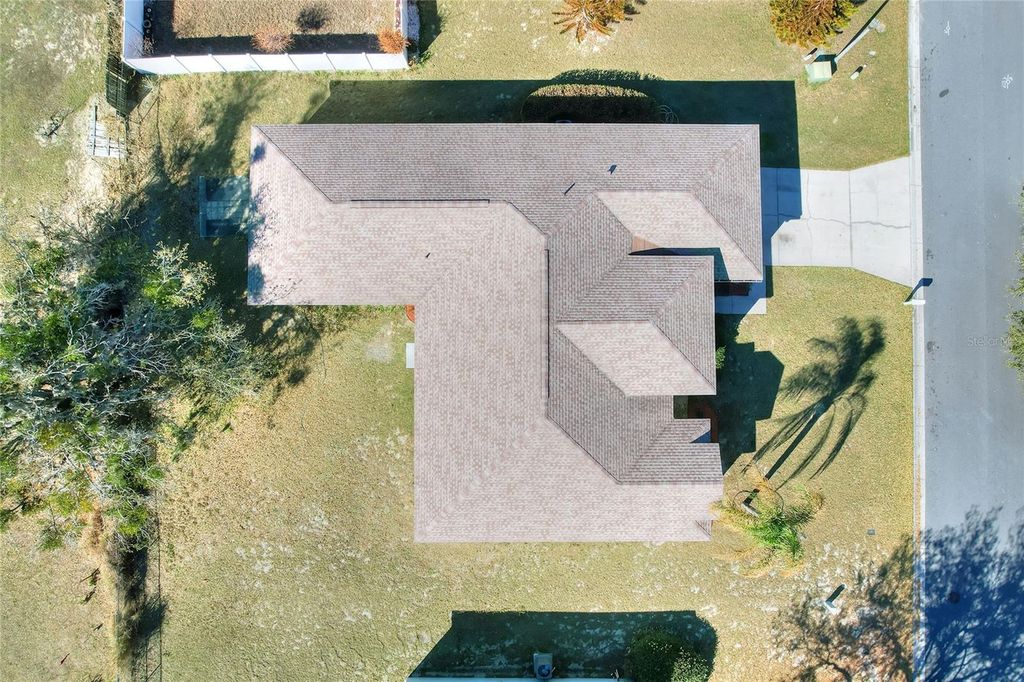 Image 47 of property listing at 2743 BERKFORD CIRCLE, Lakeland, FL 33810