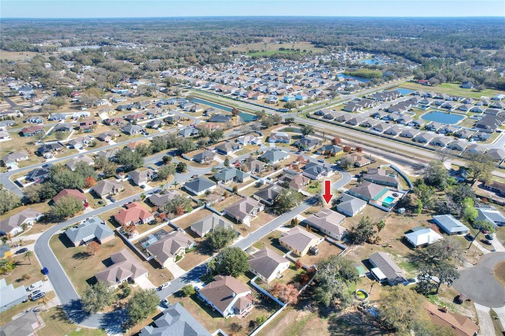 Image 49 of property listing at 2743 BERKFORD CIRCLE, Lakeland, FL 33810