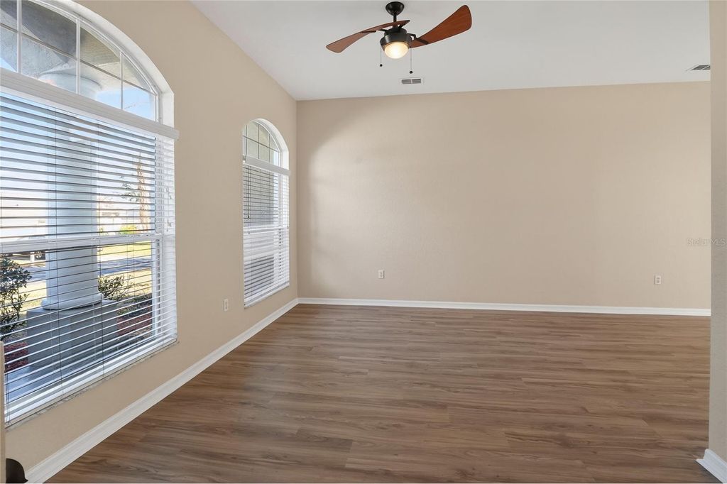 Image 7 of property listing at 2743 BERKFORD CIRCLE, Lakeland, FL 33810