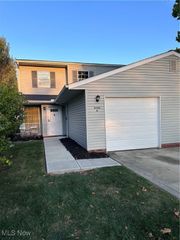 8152 Puritan Drive 44-A, Mentor, OH 44060