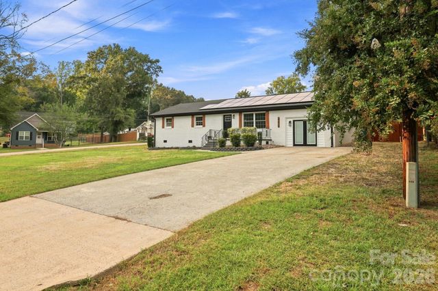 452 Mirror Lake Road, Salisbury, NC 28146