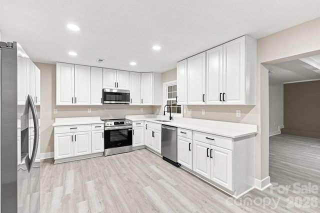 452 Mirror Lake Road, Salisbury, NC 28146