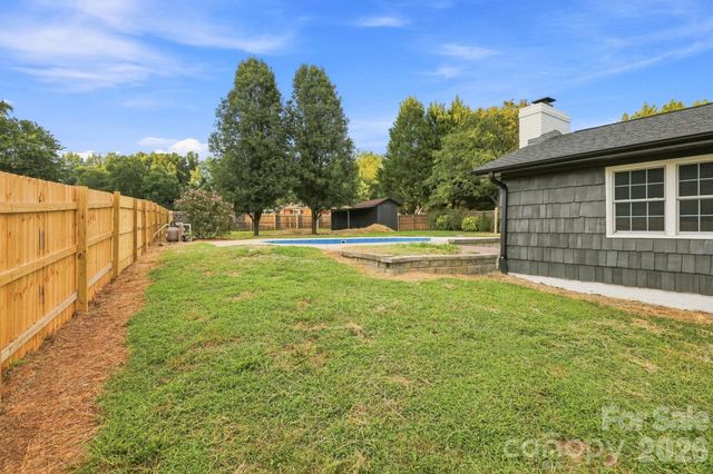 452 Mirror Lake Road, Salisbury, NC 28146