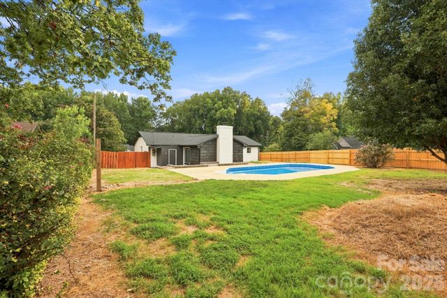 452 Mirror Lake Road, Salisbury, NC 28146