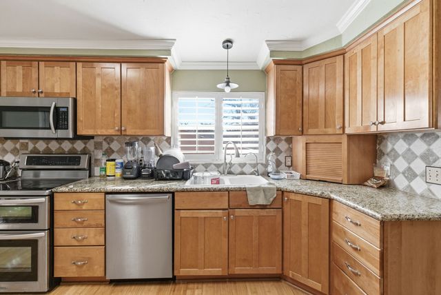 2013 Spring Valley Drive, Azle, TX 76020