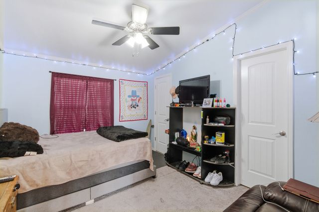 2013 Spring Valley Drive, Azle, TX 76020