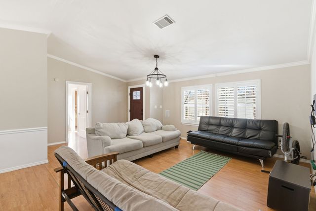 2013 Spring Valley Drive, Azle, TX 76020