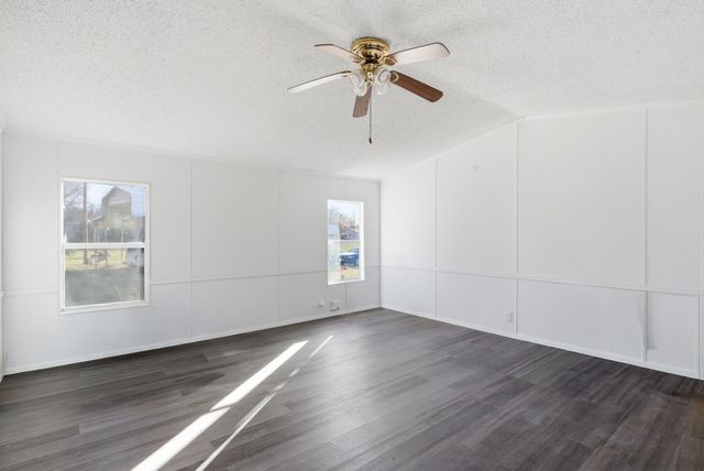 2013 Spring Valley Drive, Azle, TX 76020