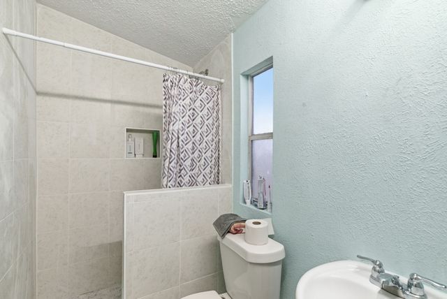 2013 Spring Valley Drive, Azle, TX 76020