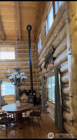 40 E Seahawks Way, Belfair, WA 98528