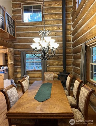 40 E Seahawks Way, Belfair, WA 98528