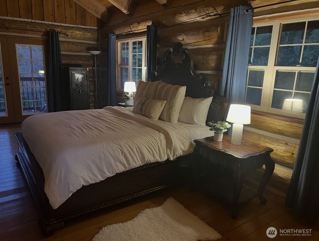 40 E Seahawks Way, Belfair, WA 98528