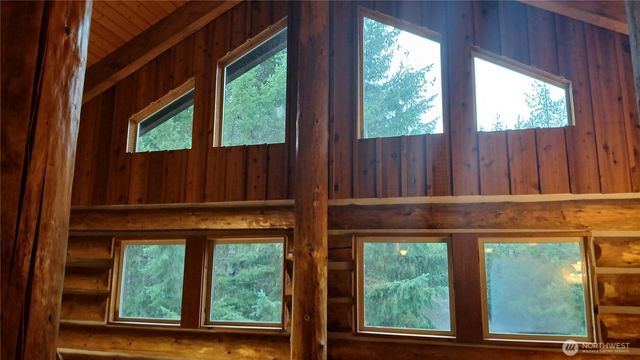 40 E Seahawks Way, Belfair, WA 98528