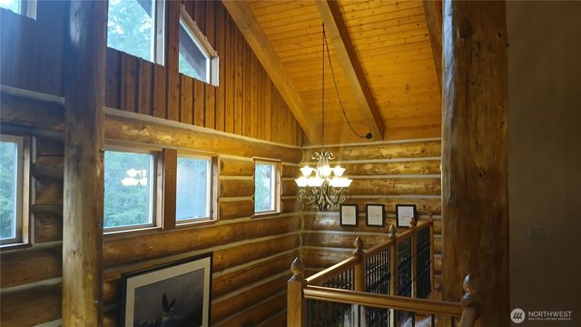 40 E Seahawks Way, Belfair, WA 98528