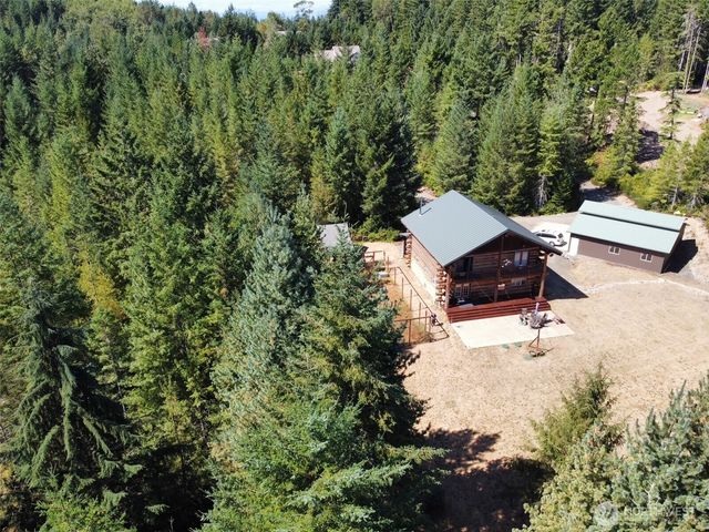 40 E Seahawks Way, Belfair, WA 98528