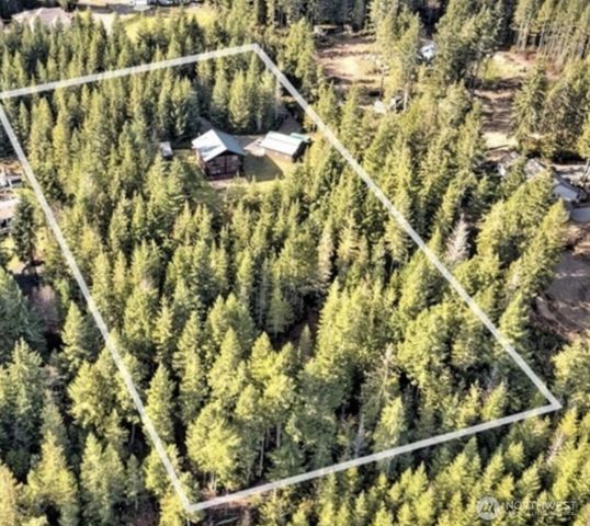 40 E Seahawks Way, Belfair, WA 98528