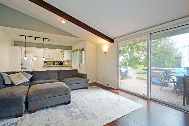 1560 Rhode Island Avenue N, Golden Valley, MN 55427