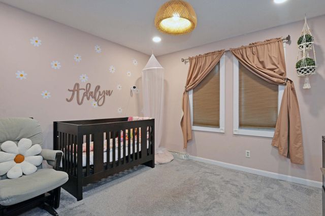 1560 Rhode Island Avenue N, Golden Valley, MN 55427