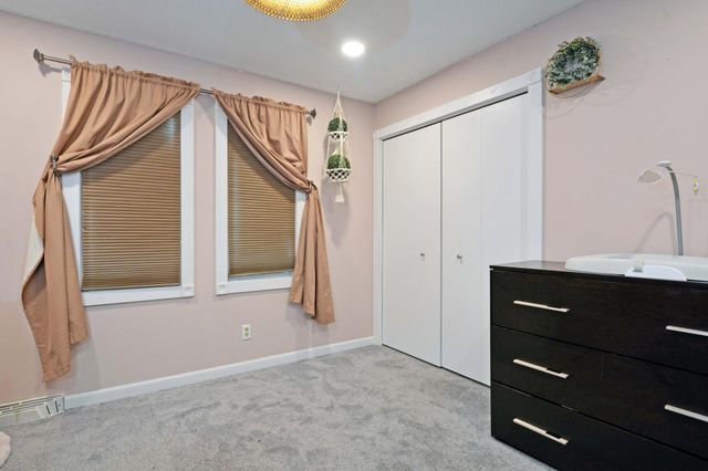 1560 Rhode Island Avenue N, Golden Valley, MN 55427