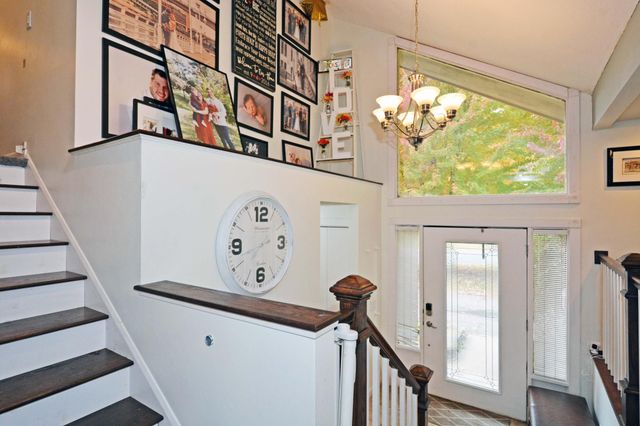 1560 Rhode Island Avenue N, Golden Valley, MN 55427