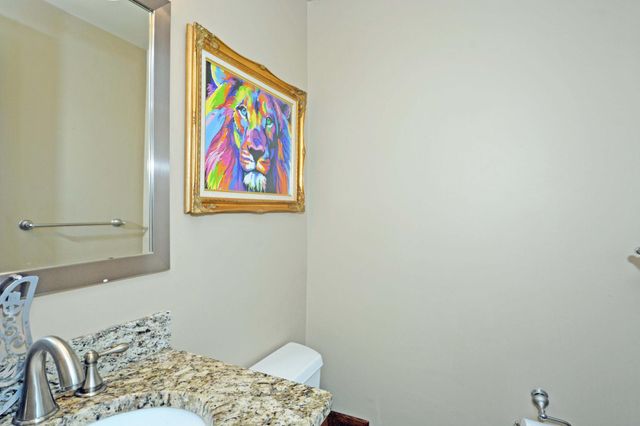 1560 Rhode Island Avenue N, Golden Valley, MN 55427