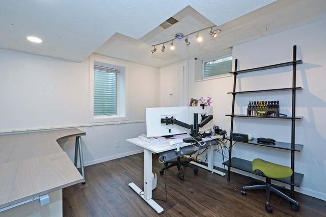 1560 Rhode Island Avenue N, Golden Valley, MN 55427