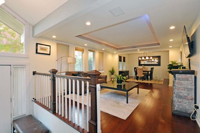 1560 Rhode Island Avenue N, Golden Valley, MN 55427