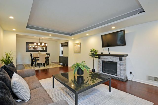 1560 Rhode Island Avenue N, Golden Valley, MN 55427