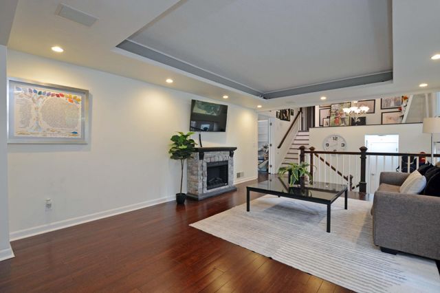 1560 Rhode Island Avenue N, Golden Valley, MN 55427