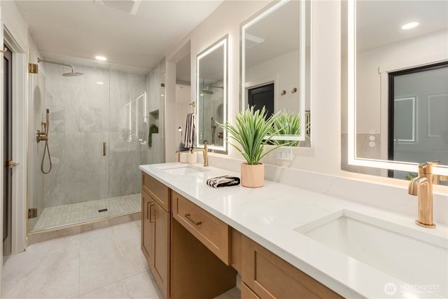 18730 94th Avenue W, Edmonds, WA 98020