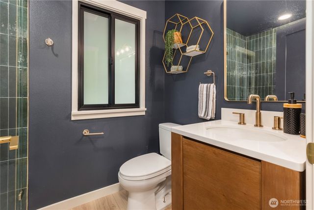 18730 94th Avenue W, Edmonds, WA 98020