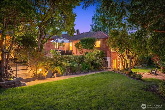 18730 94th Avenue W, Edmonds, WA 98020