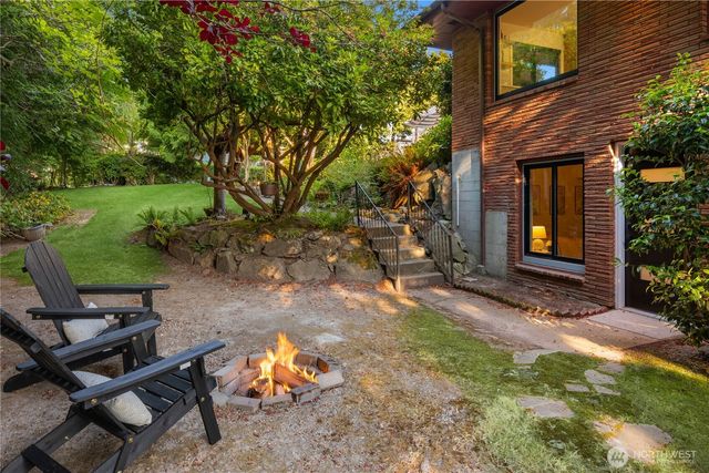 18730 94th Avenue W, Edmonds, WA 98020