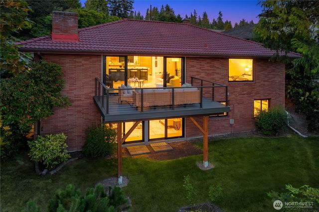 18730 94th Avenue W, Edmonds, WA 98020