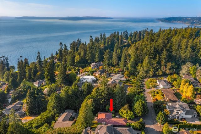 18730 94th Avenue W, Edmonds, WA 98020