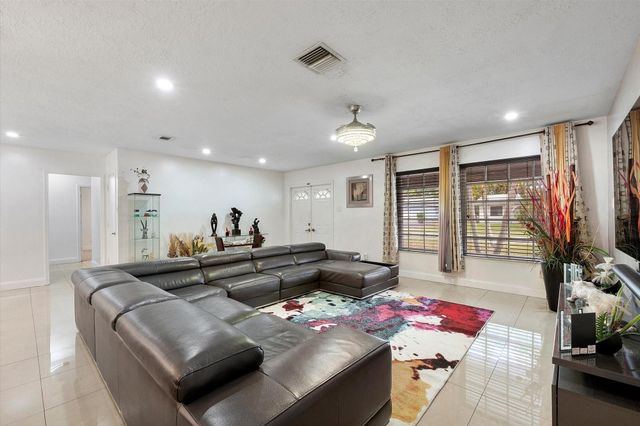 7310 NW 13th Court, Plantation, FL 33313