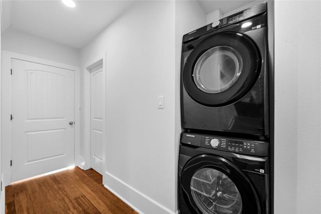 1633 Fourcade Street B, Houston, TX 77023