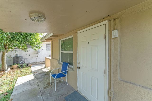 445 NW 8th St, Homestead, FL 33030